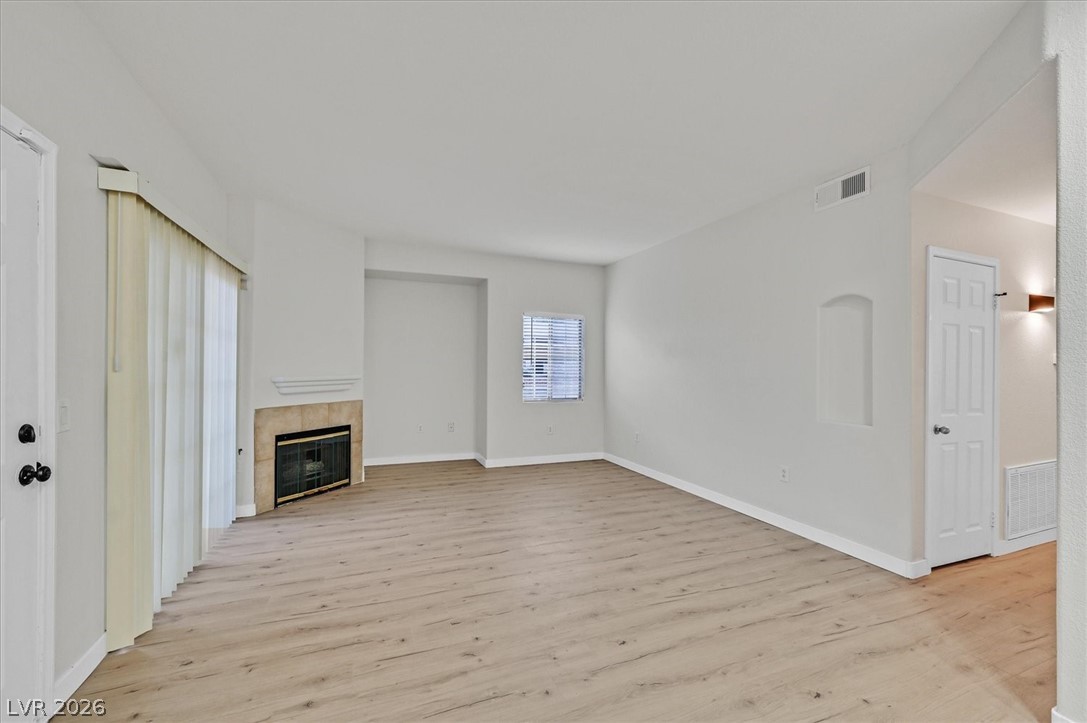Photo 7 of 23, 3318 N Decatur Boulevard #1089