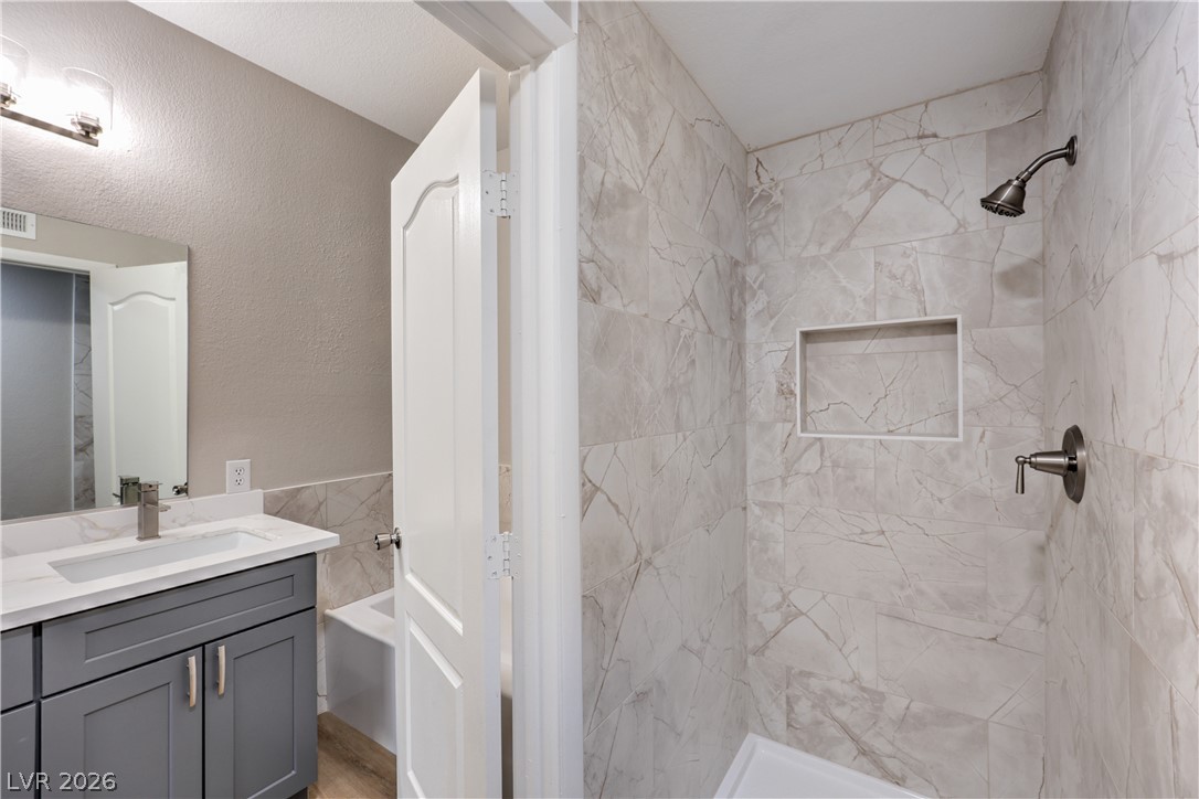 Photo 19 of 35, 1509 Blackcombe Street #204