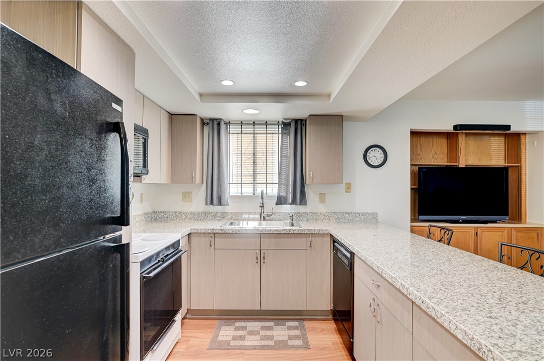 Photo 20 of 45, 101 Luna Way #136