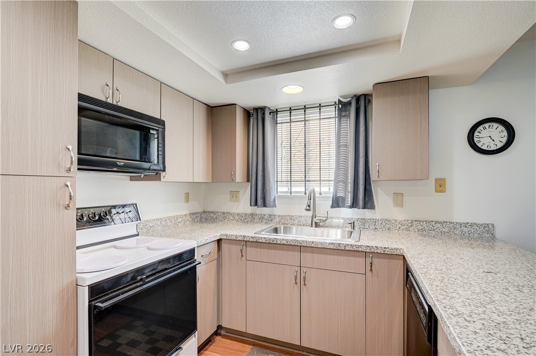 Photo 22 of 45, 101 Luna Way #136