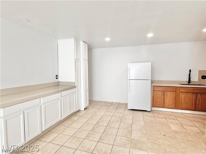 Photo 6 of 24, 3209 El Morro Avenue