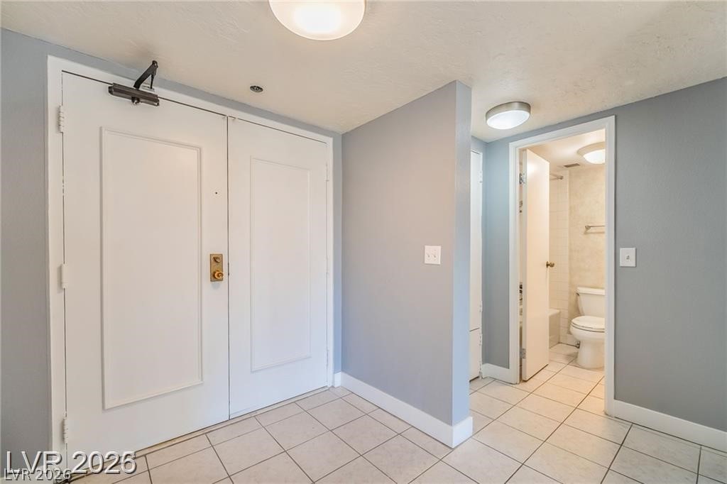 Photo 3 of 205 E Harmon Avenue #409