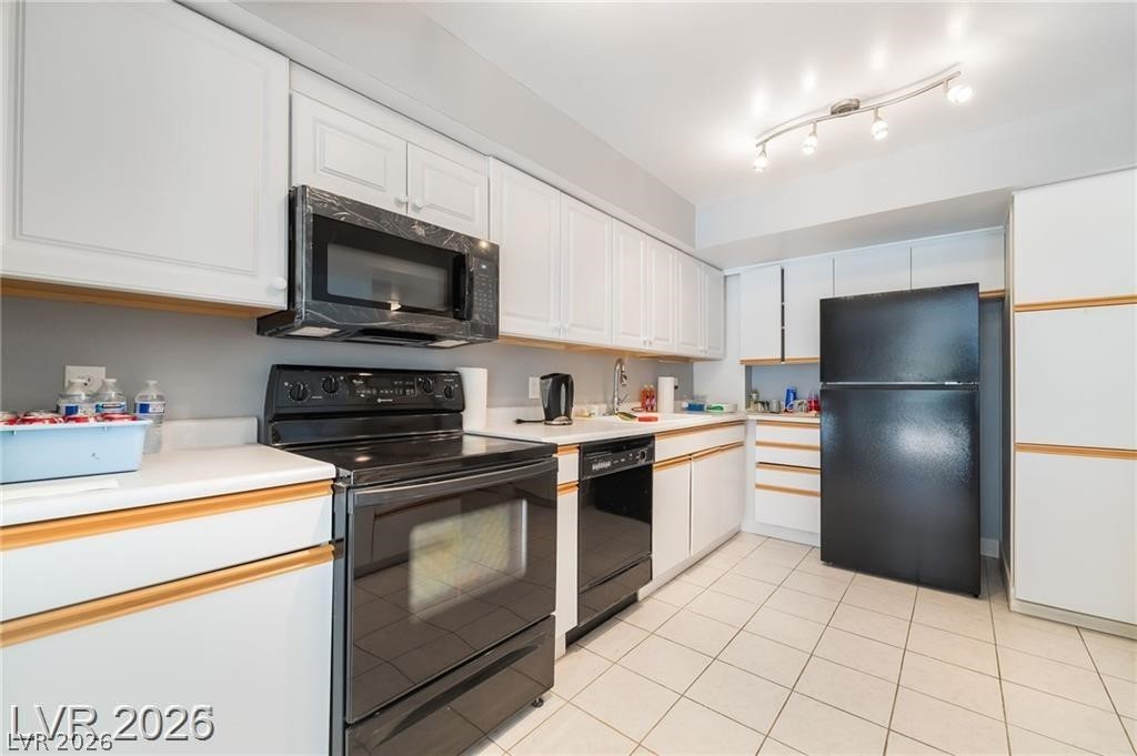 Photo 10 of 28, 205 E Harmon Avenue #409