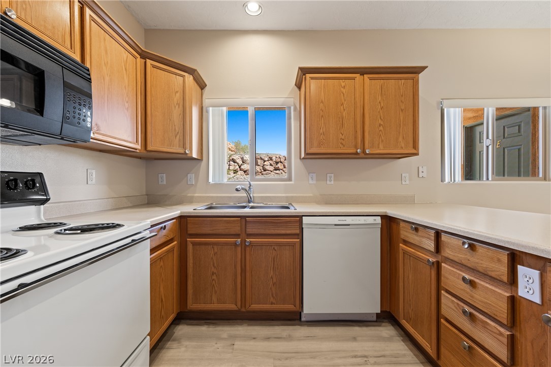 Photo 7 of 28, 724 Hardy Way #E