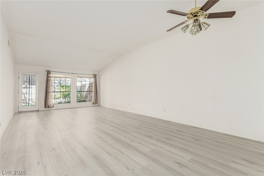 Photo 8 of 31, 4908 Winterset Drive