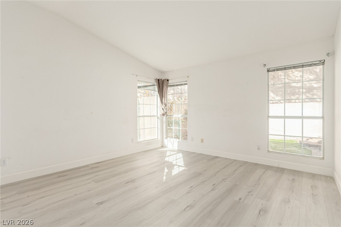Photo 17 of 31, 4908 Winterset Drive