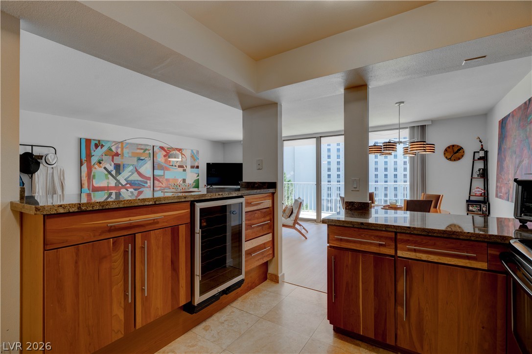 Photo 5 of 205 E HARMON Avenue #909