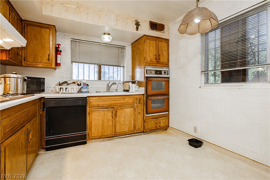 Photo 4 of 2583 Vegas Valley Drive