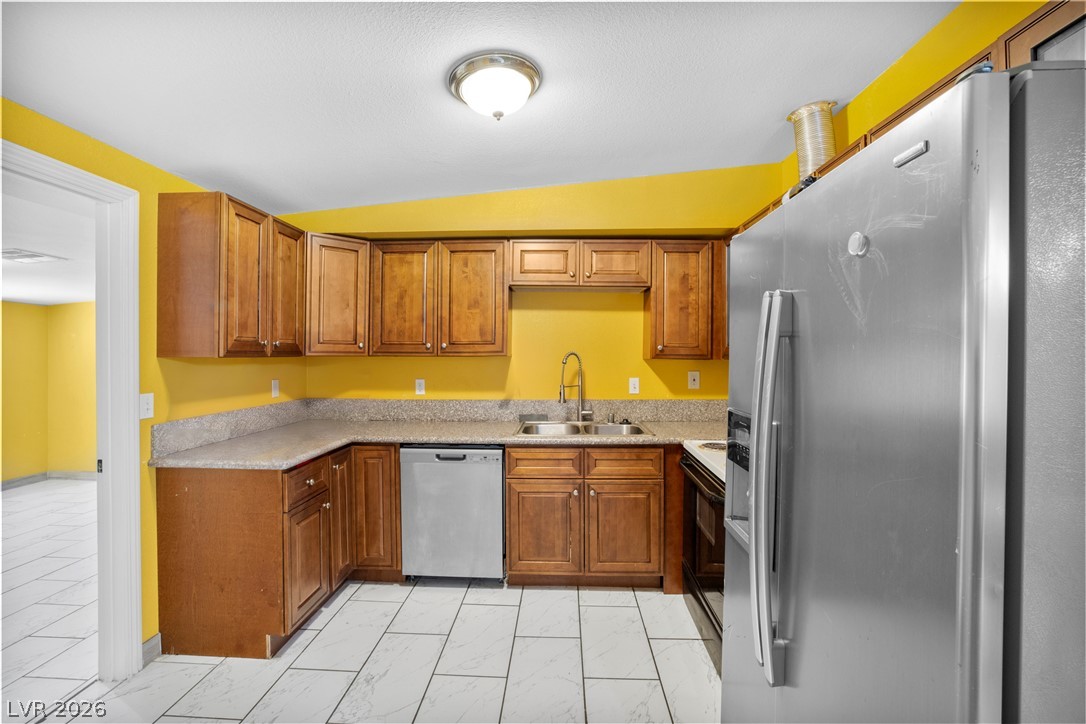 Photo 10 of 27, 344 S Mallard Street