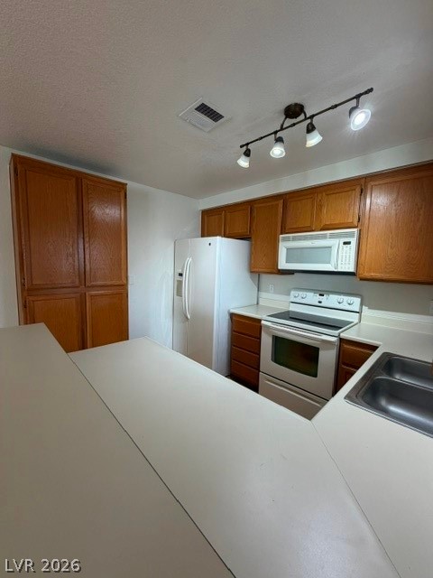 Photo 10 of 29, 2200 Highpointe Drive #201