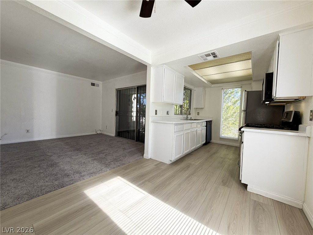 Photo 6 of 19, 1405 Vegas Valley Drive #208