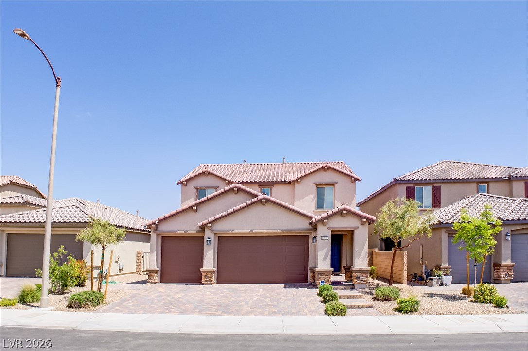 8230 Skye Struck Drive, Las Vegas 89166