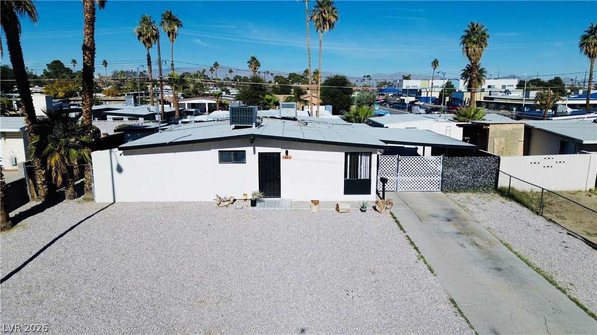 Photo 8 of 24, 1660 Izabella Avenue