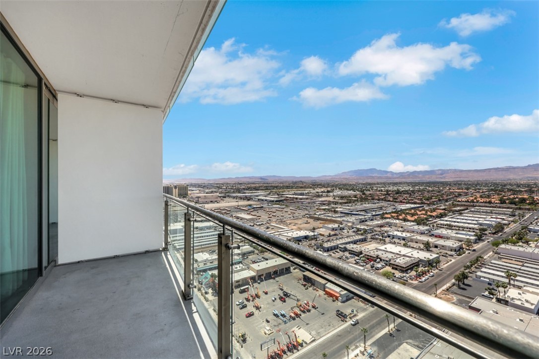 Photo 22 of 28, 4381 W Flamingo Road #3003