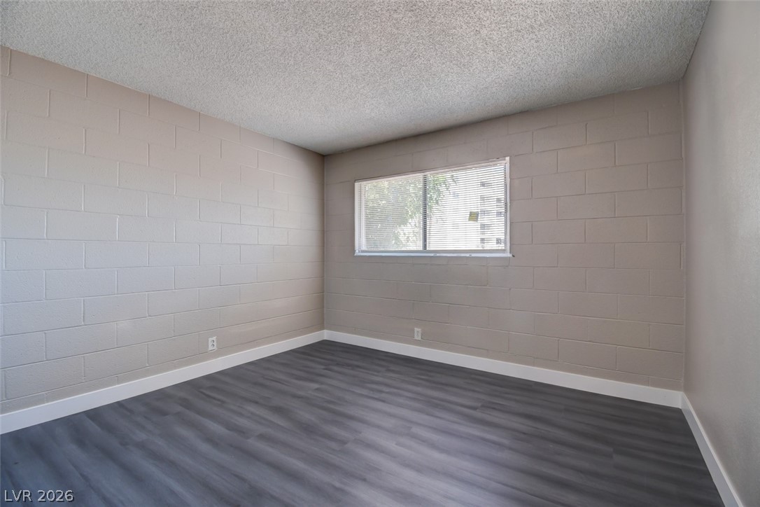 Photo 8 of 17, 625 S Royal Crest Circle #13