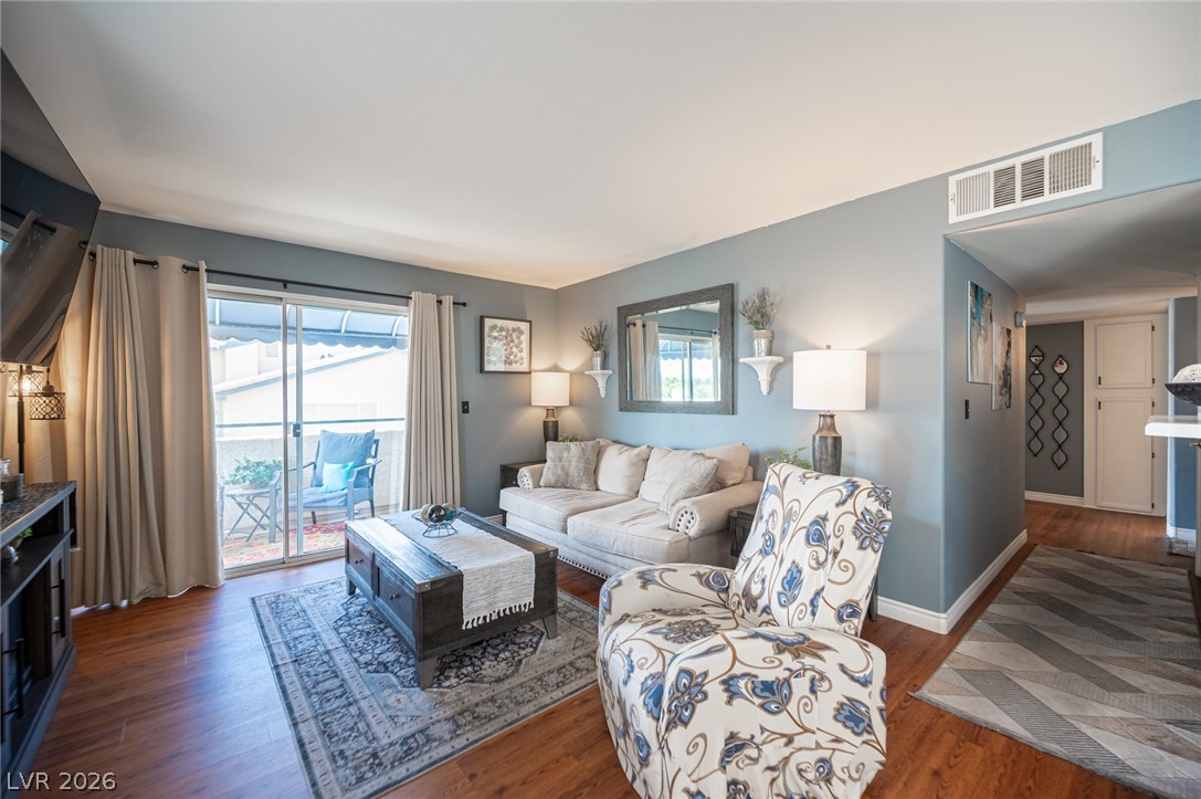 Photo 6 of 44, 3425 E Russell Road #251