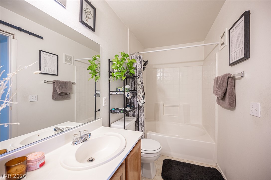 Photo 36 of 44, 3425 E Russell Road #251