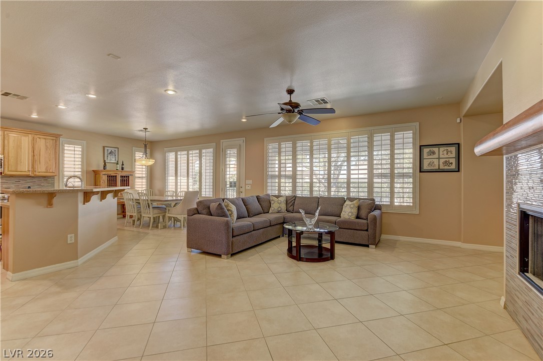 Photo 6 of 26, 4690 Denaro Drive