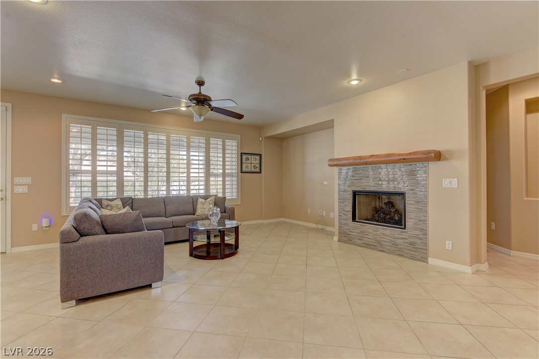 Photo 7 of 26, 4690 Denaro Drive