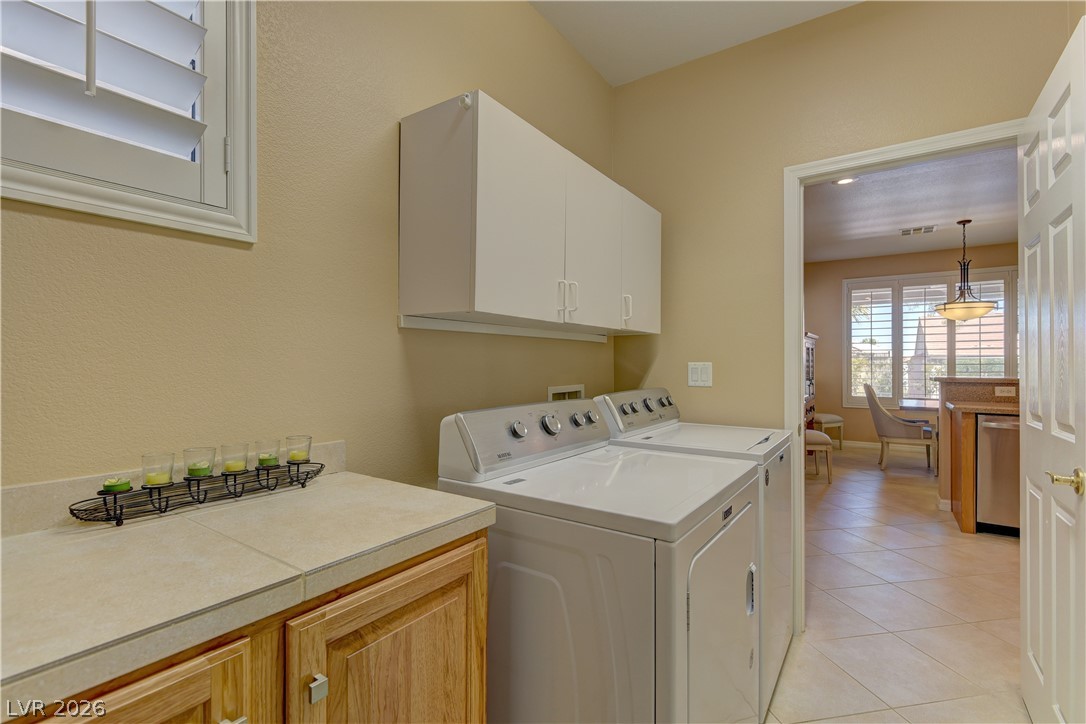 Photo 14 of 26, 4690 Denaro Drive