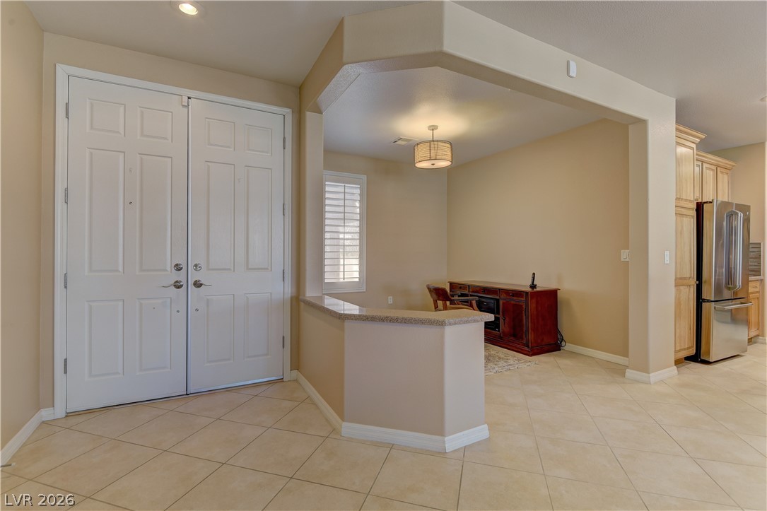 Photo 4 of 4690 Denaro Drive
