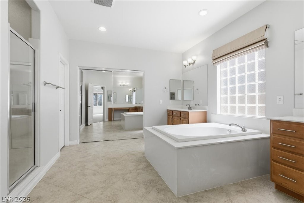 Photo 18 of 35, 7025 Puetollano Drive