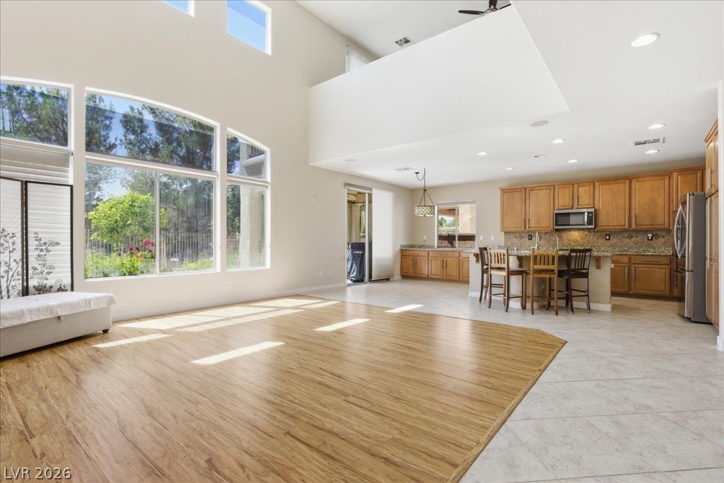 Photo 8 of 35, 7025 Puetollano Drive