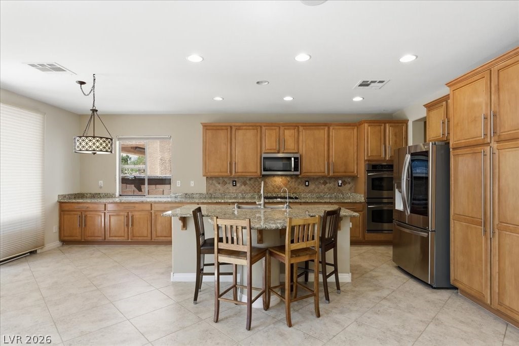 Photo 13 of 35, 7025 Puetollano Drive