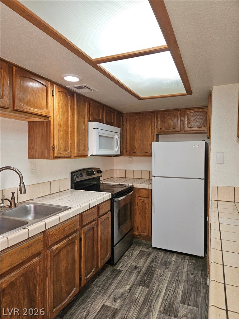 Photo 10 of 41, 4121 Gannet Circle #412