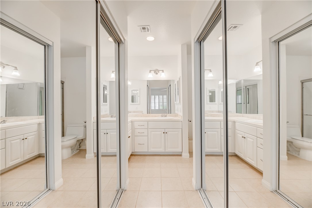 Photo 13 of 31, 4835 S Torrey Pines Drive #104