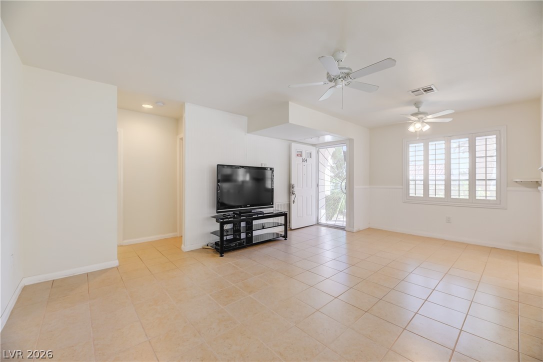 Photo 5 of 4835 S Torrey Pines Drive #104