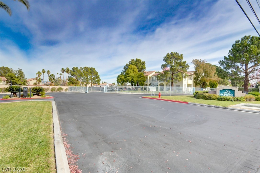 Photo 27 of 31, 4835 S Torrey Pines Drive #104