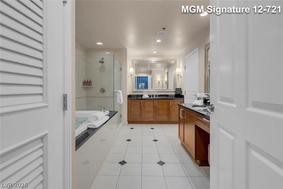 Photo 41 of 58, 135 E Harmon Avenue #1221