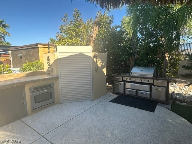 Photo 14 of 30, 8175 Arville Street #205