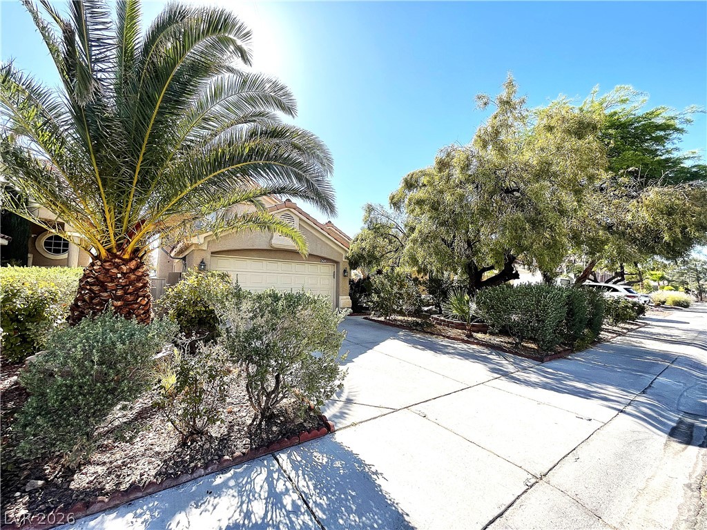 Photo 2 of 1420 Desert Hills Drive