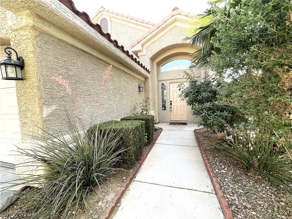 Photo 3 of 1420 Desert Hills Drive