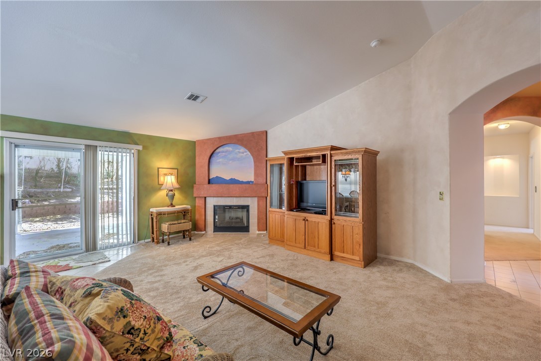 Photo 6 of 29, 1046 Armillaria Street