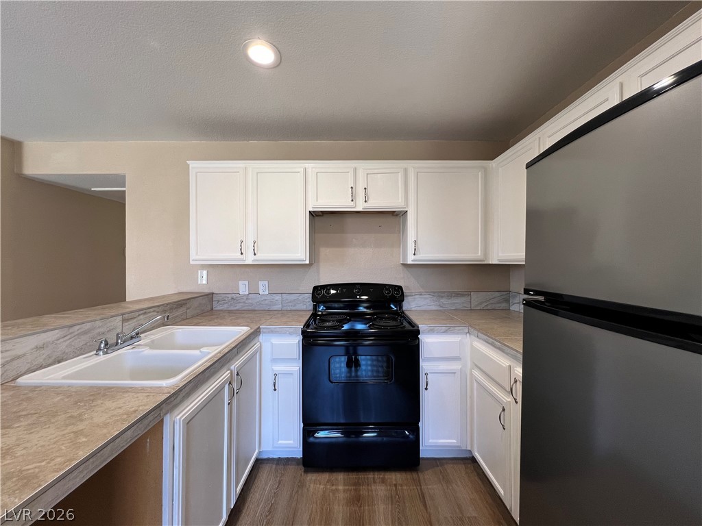 Photo 13 of 35, 2982 Juniper Hills Boulevard #201