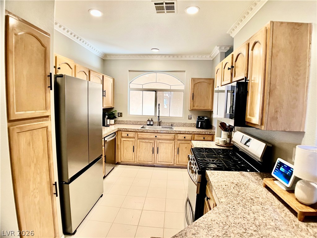 Photo 6 of 28, 2050 West Warm Springs #321