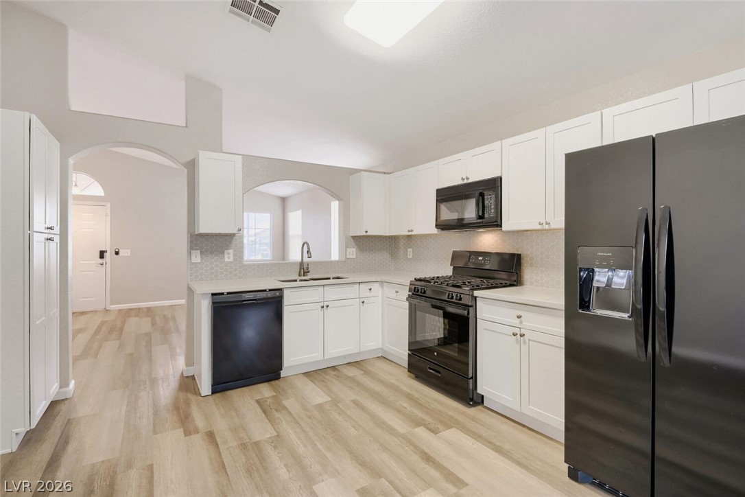 Photo 11 of 33, 7116 Overhill Avenue