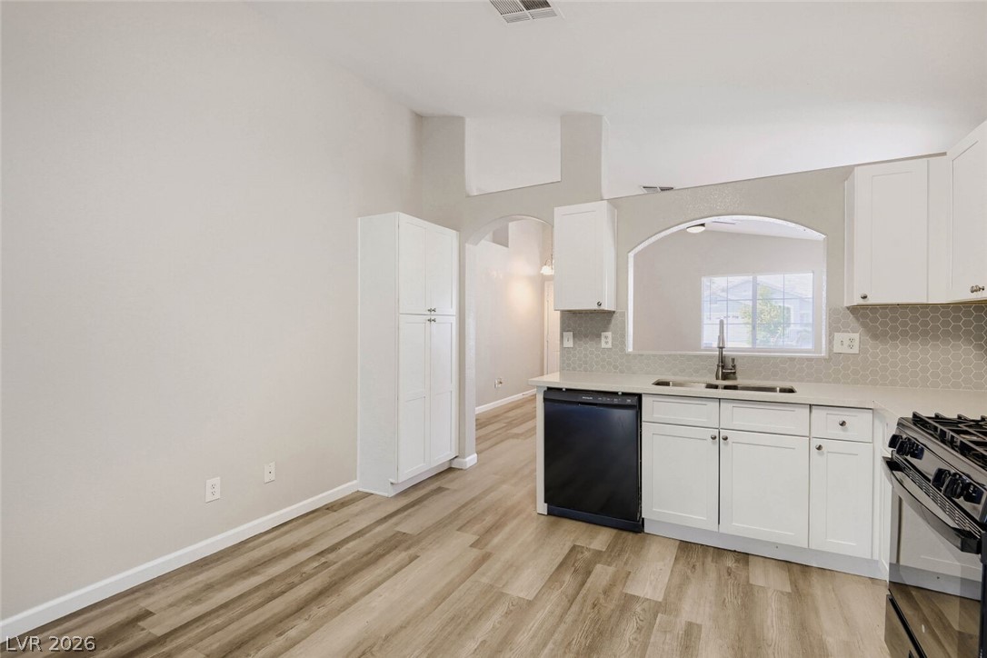 Photo 12 of 33, 7116 Overhill Avenue