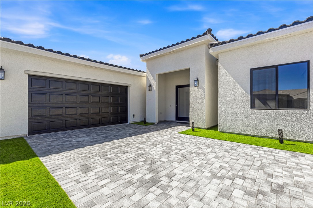 Photo 4 of 4700 Parkwood Drive