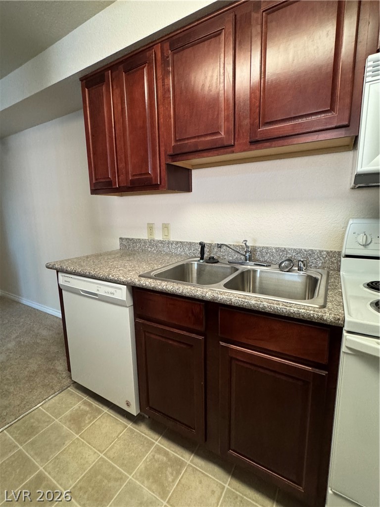 Photo 7 of 22, 2606 S Durango Drive #235