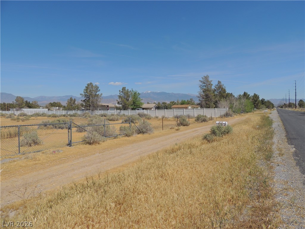 Photo 15 of 16, 1580 Thousandaire Boulevard