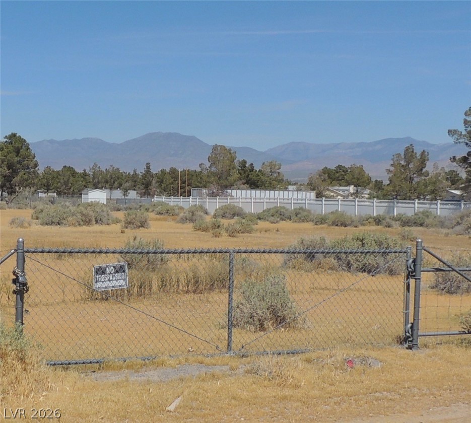 Photo 2 of 1580 Thousandaire Boulevard