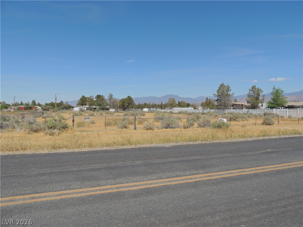 Photo 3 of 1580 Thousandaire Boulevard