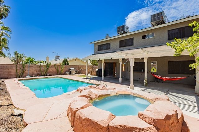 5436 El Roble Court, Las Vegas 89120
