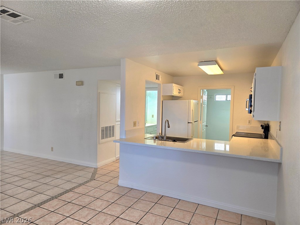 Photo 7 of 32, 1800 Edmond Street #145