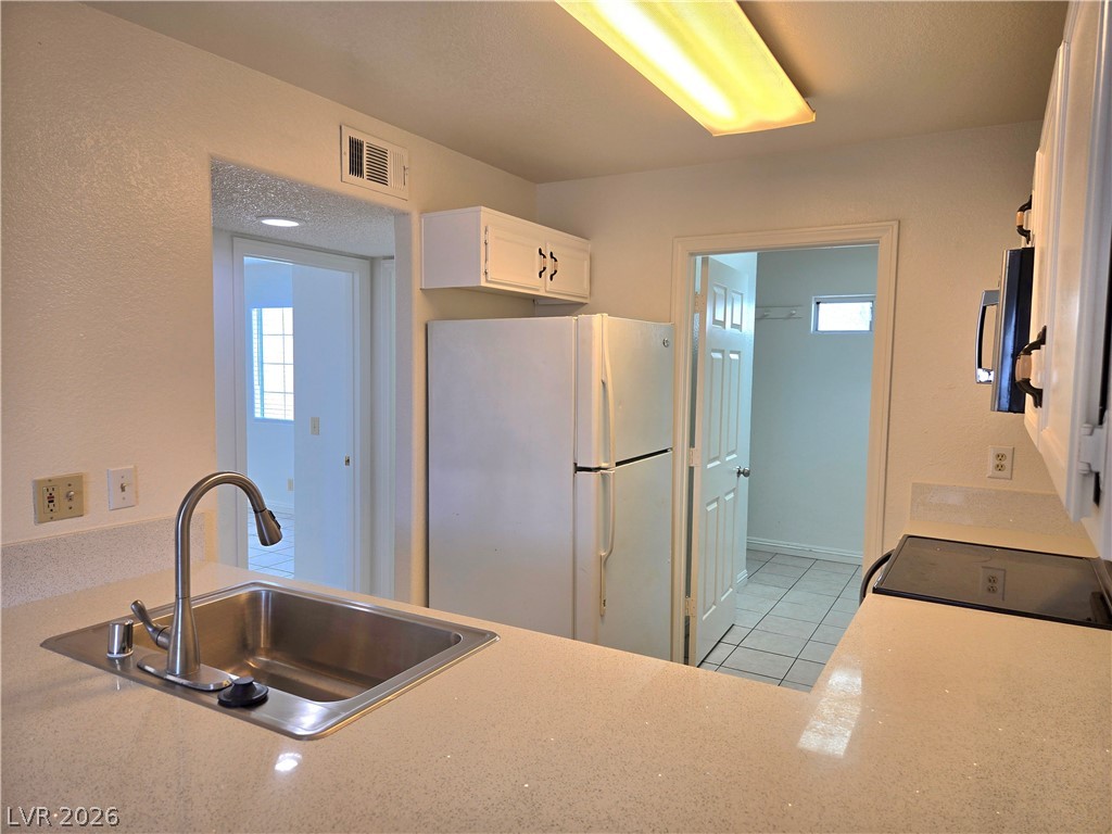 Photo 11 of 32, 1800 Edmond Street #145