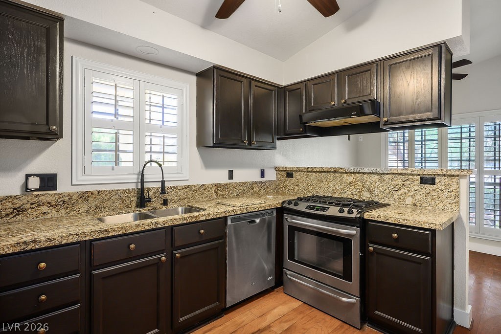Photo 18 of 32, 4824 Lawnwood Court